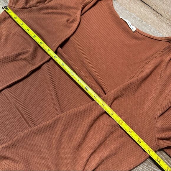 Live To Be Spoiled Knit Tank and Duster Set, Medium - Picture 12 of 16